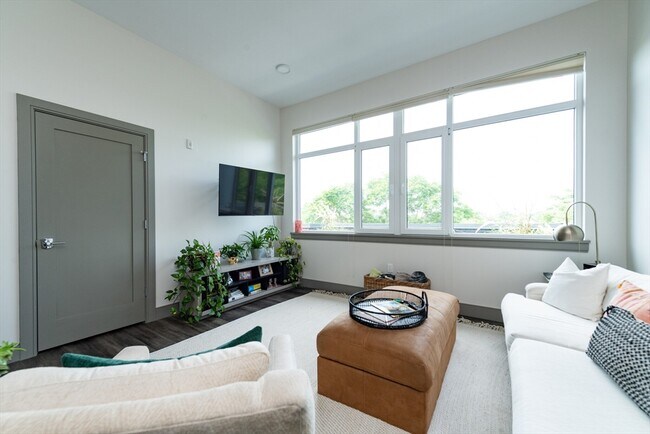 408 Mystic Ave unit 306, Somerville, MA 02145 - photo 4