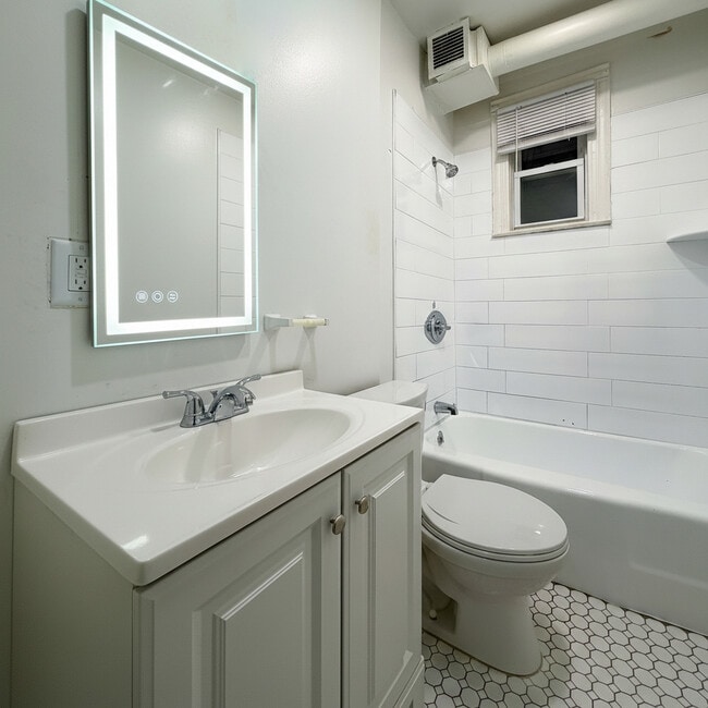 256 Davenport Ave unit 2nd Floor, New Haven, CT 06519 - photo 2