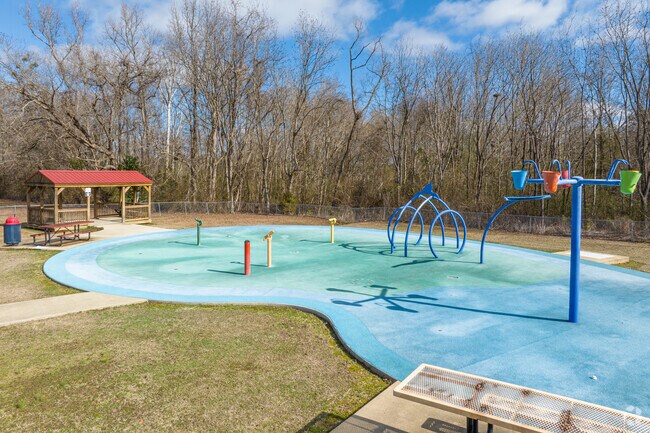 Ashville Alabama has a Splash Park at the Ashville City Park.