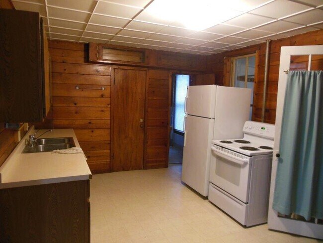 17 N Bassett St unit 2, Madison, WI 53703 - photo 5