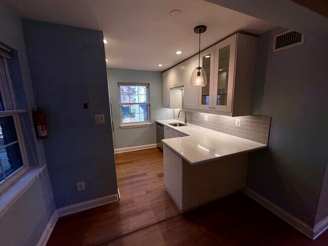 2100 N Scott St unit 101, Arlington, VA 22209 - photo 3
