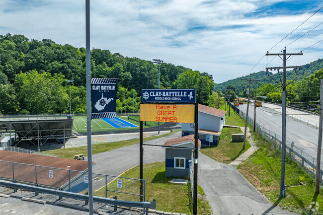 Clay-Battelle Middle/High School has a 90% graduation rate.