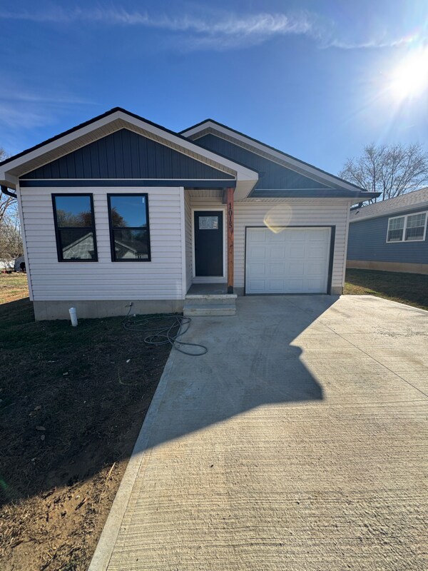 1015 E Glezen St, Petersburg, IN 47567