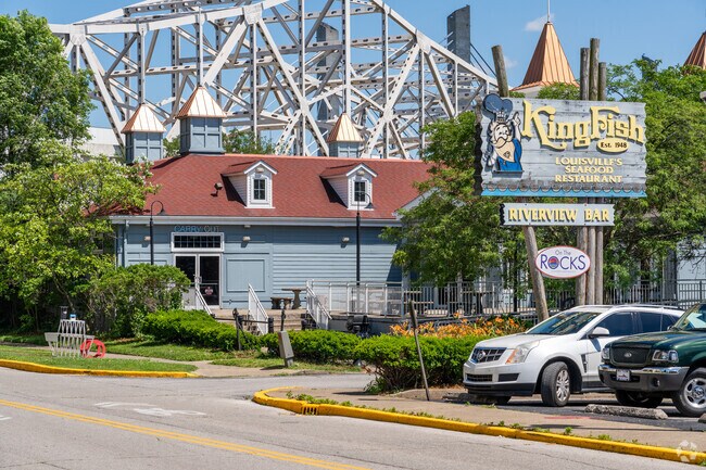 Kingfish is serving up delicious seafood dishes to the people of Jeffersonville.