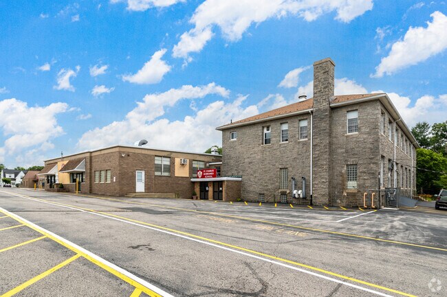St Charles Borromeo School has a student-teacher ratio of 12-1.