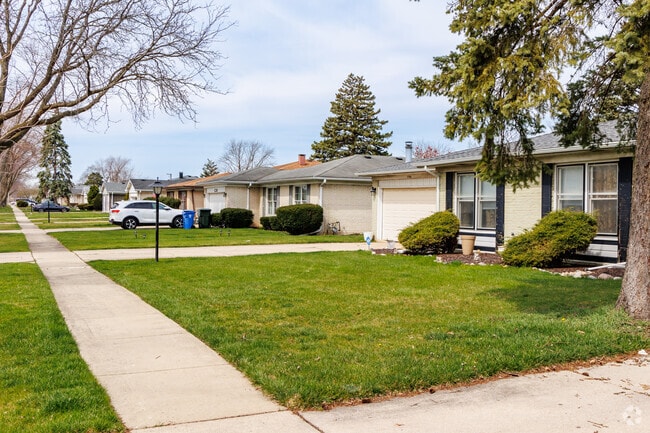 Home prices range from $200,000 to $500,000, depending on square footage at Mount Shire.