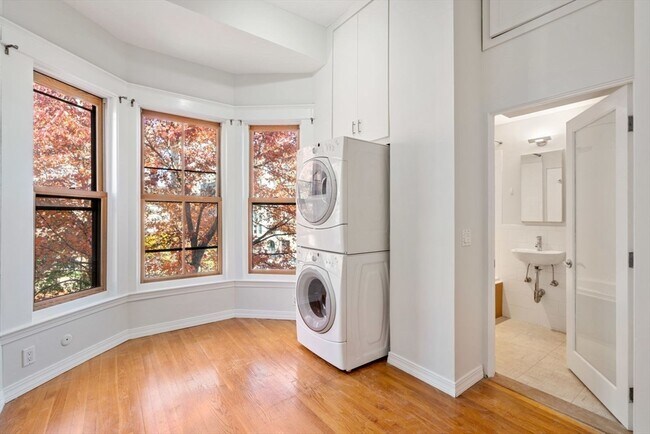 11 Cazenove St unit 406, Boston, MA 02116 - photo 5