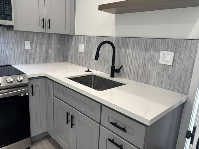 1219-1223 S Lake St unit 1223, Burbank, CA 91502 - photo 3