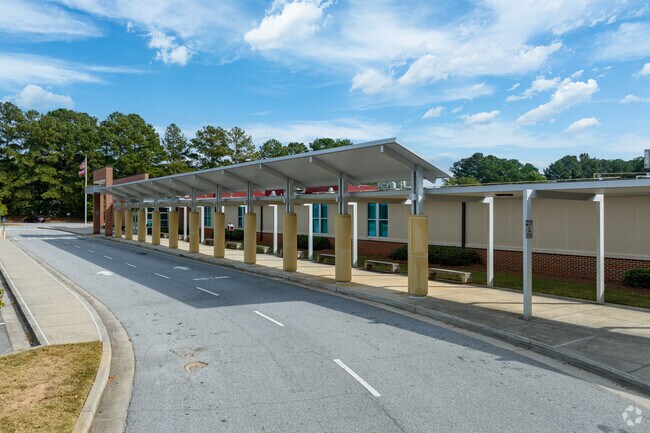 Tara Elementary School has a 13:1 student teacher ratio.