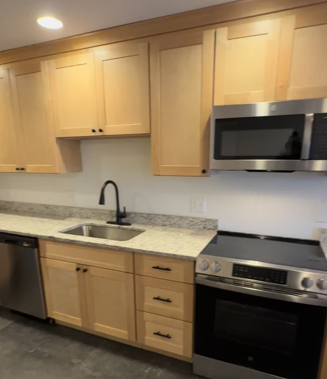 1 Walnut St unit 1F, Northampton, MA 01060 - photo 7