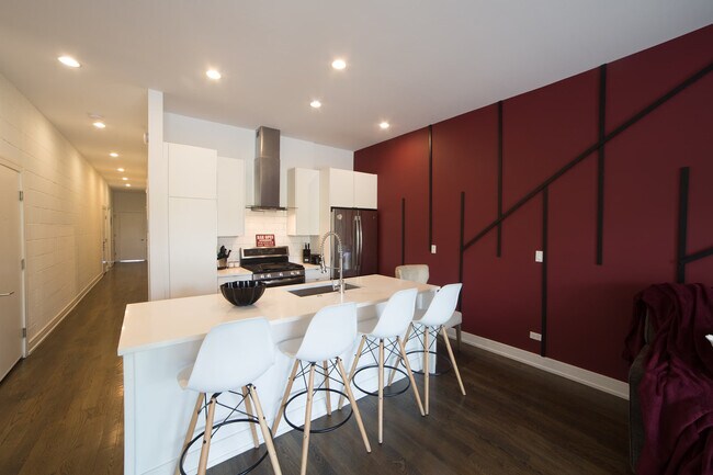 2048 W Chicago Ave unit ID1244904P, Chicago, IL 60622 - photo 2