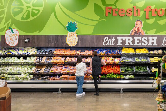 Food 4 Less in Amber Hills has fresh produce.