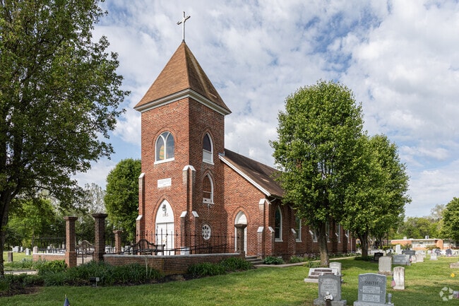 Located near Windbrook, Saint Mary’s Piscataway Catholic Church offers worship and community.