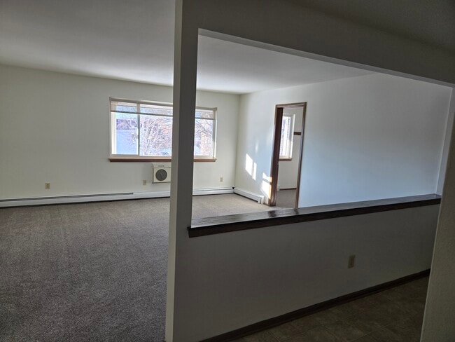 2370 S 107th St unit . 6, West Allis, WI 53227 - photo 2