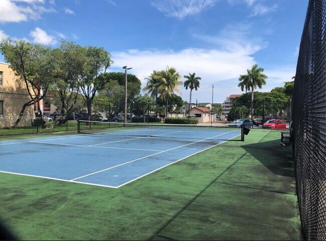 10249 NW 9th Street Cir unit Bldg. 8 104, Miami, FL 33172 - photo 4