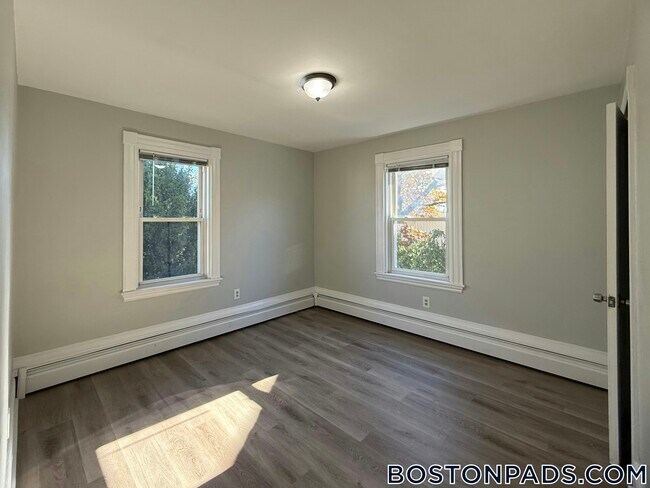 6 Swetts Ct, Watertown, MA 02472 - photo 7