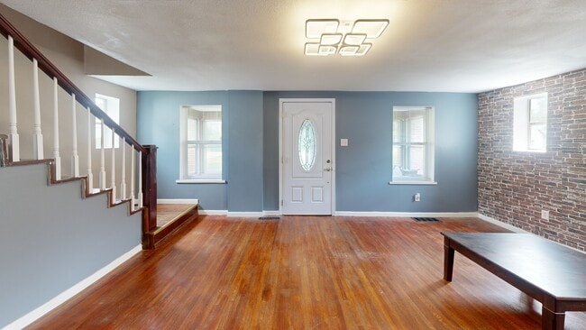 2606 Broad St, York, PA 17408 - photo 2