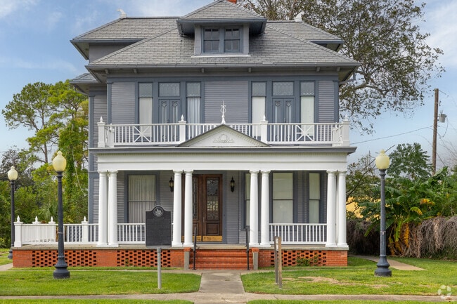 Many historical colonial homes can be found in Port Arthur.