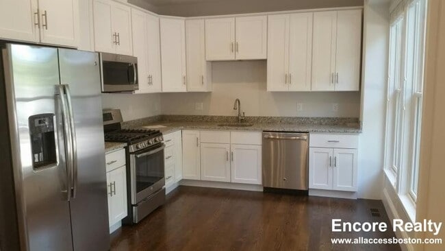 2044 Beacon St, Waban, MA 02468 - photo 2