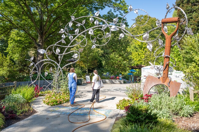 Botanical gardens near Tanglewood are open year-round and free.