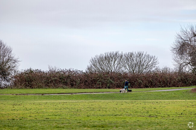 Close to downtown Seattle yet large open fields of green are here to enjoy.