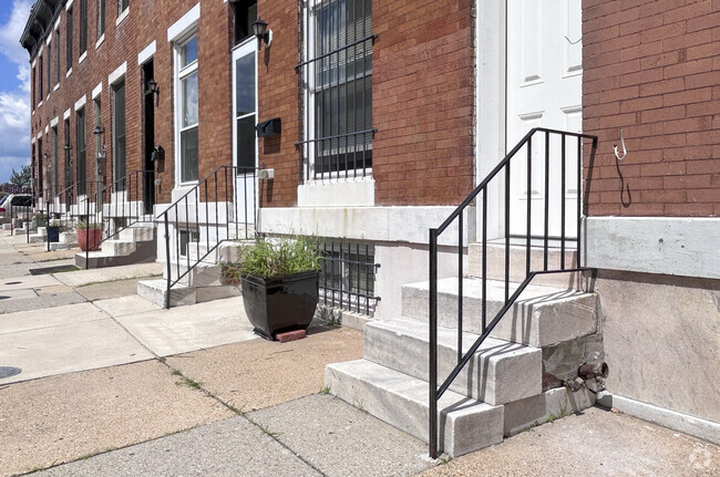 Traditional rowhomes in Biddle Street have short front stoops.