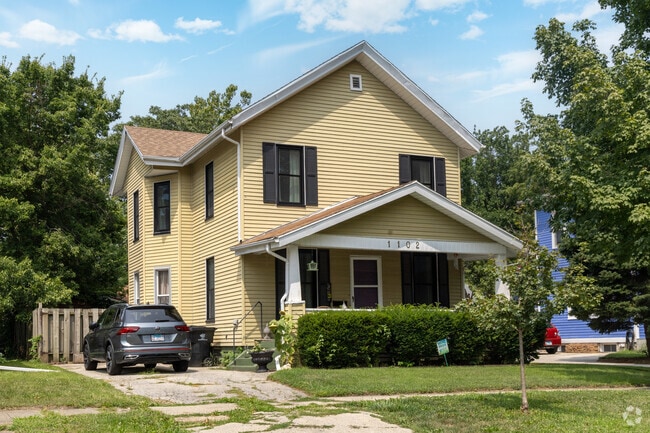 Colonial style homes are very common in Downtown Bloomington.