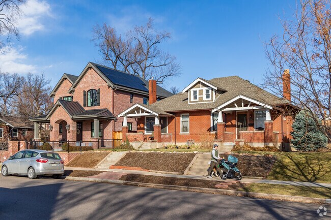 20th century homes ranging in shape and size are peppered throughout Washington Park West.