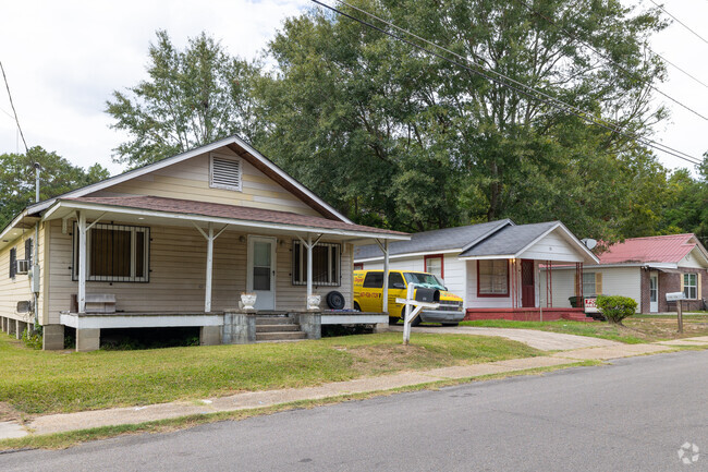 Raised brick foundation homes are also popular in Bethune-Eastside-Rowan.