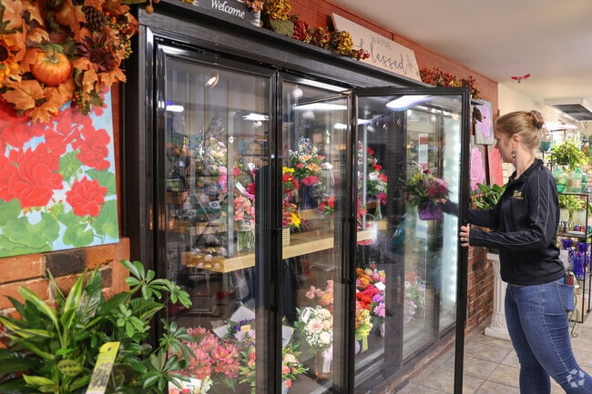 Lewiston's Blais Flowers & Garden Canter has beautiful flowers for all occasions.