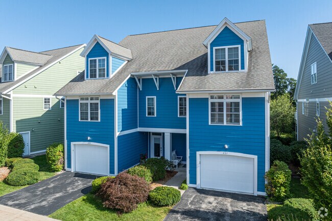 Downtown Traverse City condos offer convenient locations for quick trips to shops & restaurants.