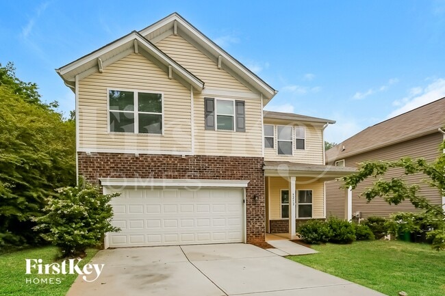 9232 Evans Creek Ct, Charlotte, NC 28215 - photo 2