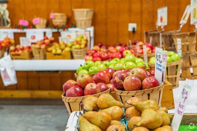 Cavetown residents can get fresh produce at Lewis Orchards & Farm Market in Smithsburg.