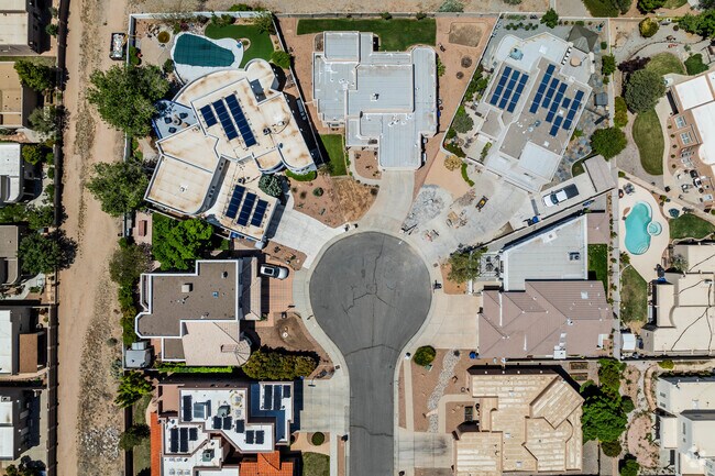 Cul De Sacs define the true suburban setting to S Y Jackson.