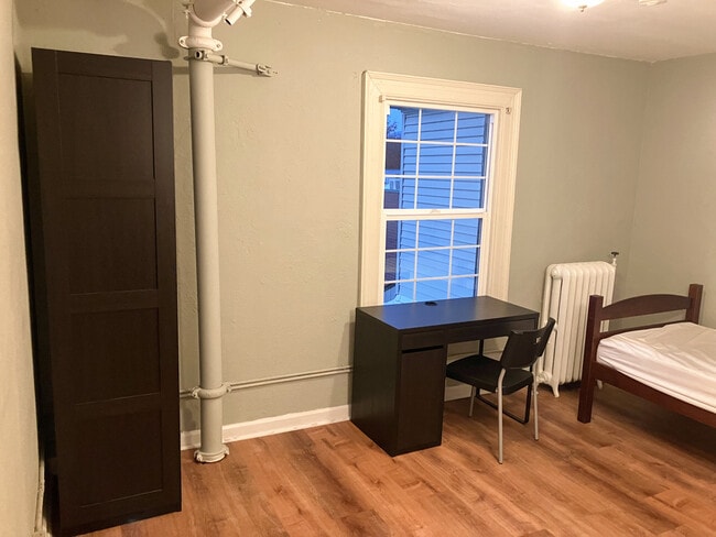 Room 5 - private single