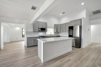 1185 SW Bent Pine Cove, Port St. Lucie, FL 34986
