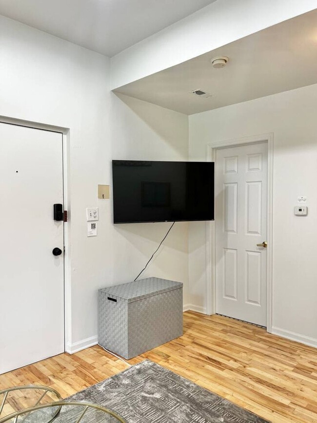 2544 N Burling St Unit ID1319108P, Chicago, IL 60614