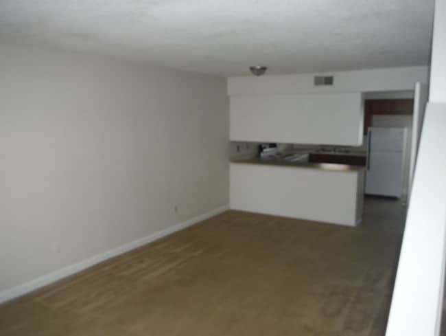 104 Cedar Ct, Greenville, NC 27858 - photo 3