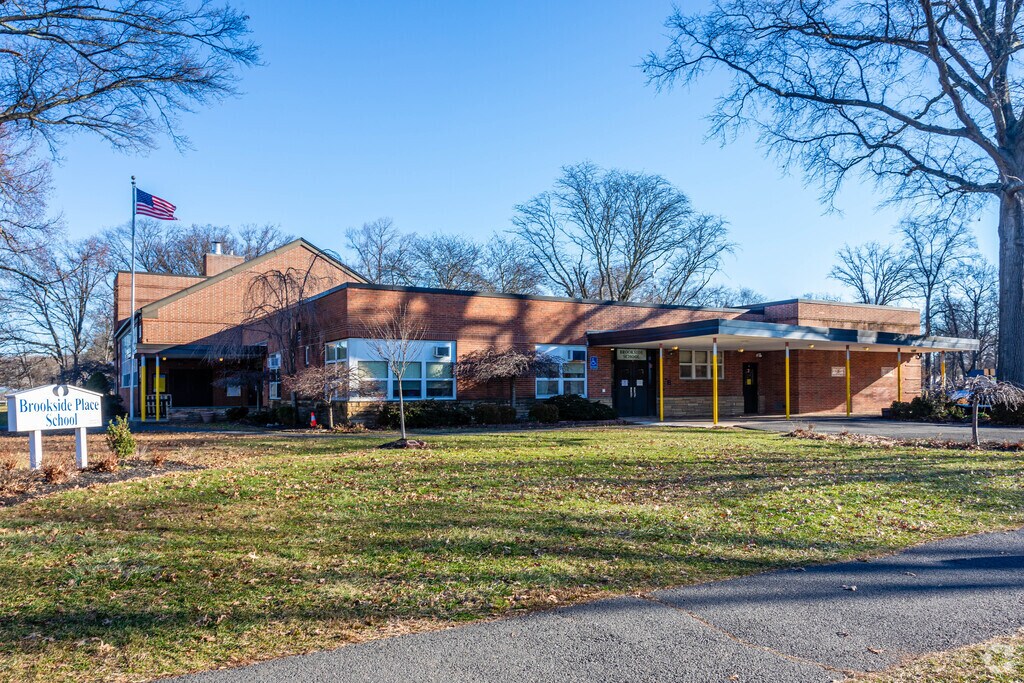 Brookside Place Elementary School serves the town of Cranford, NJ.