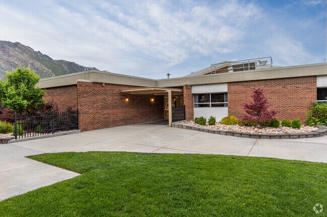 Alpine Elementary serves young children in the Alpine neighborhood.