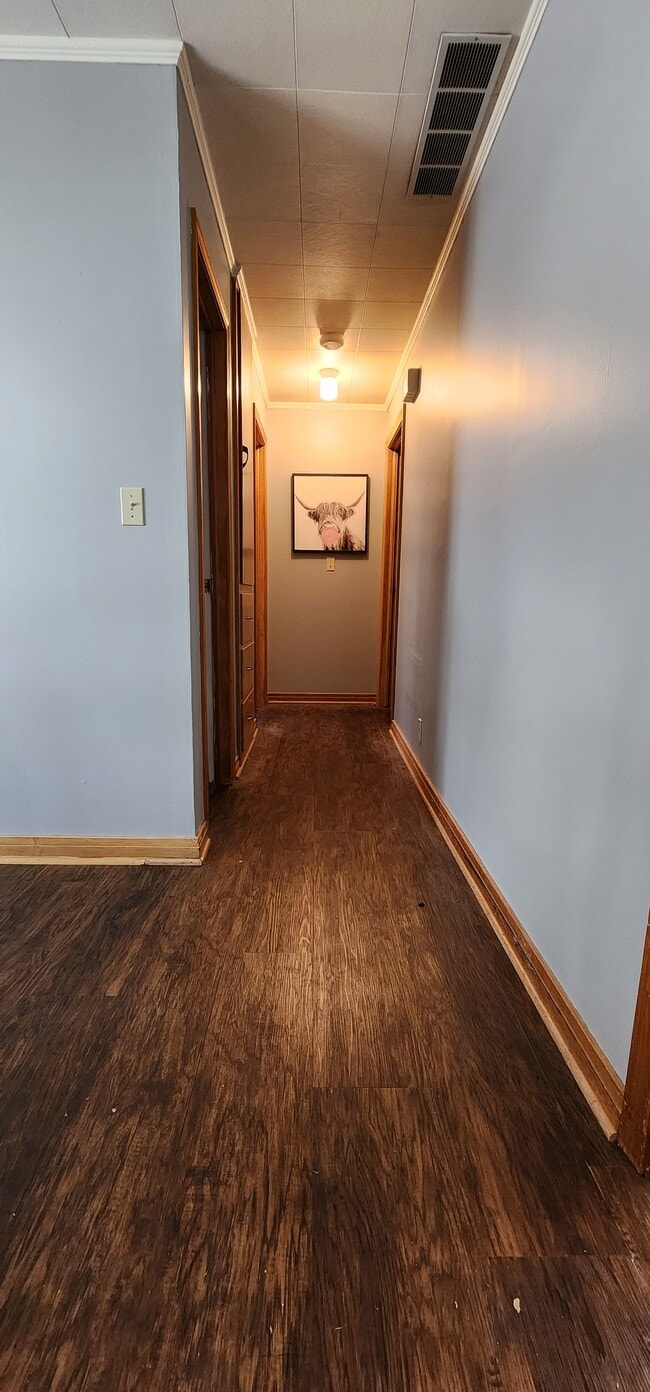 817 W Commercial St, Lyons, KS 67554 - photo 4