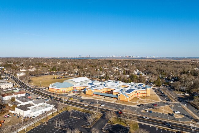 Northfield Community Elementary School has 446 students in grades PK-4.