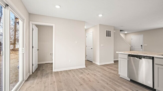 5522 Tranquilo Way, Fort Wayne, IN 46818 - photo 7