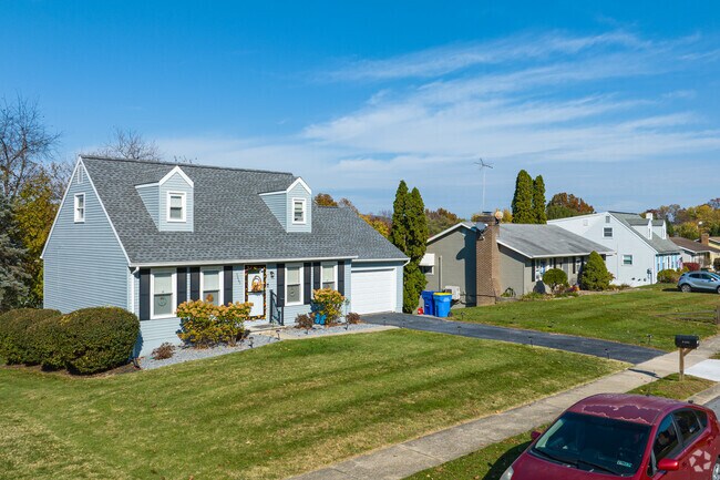 Most homes in Stonybrook-Wilshire come equipped with a sizable yard.