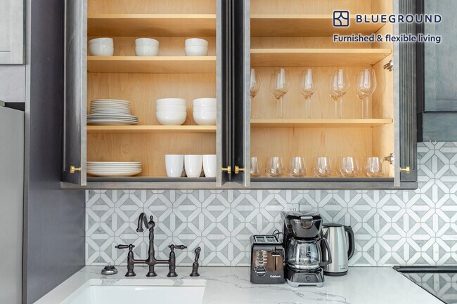 187 Kent Ave unit FL6-ID2039, Brooklyn, NY 11249 - photo 7