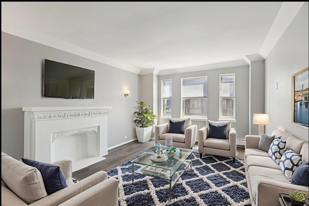 Jeffery Cyril Apartments, Chicago, IL 60649 - photo 1