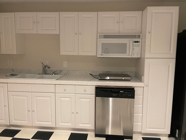 12720 Knightsbridge Dr, Woodbridge, VA 22192 - photo 4