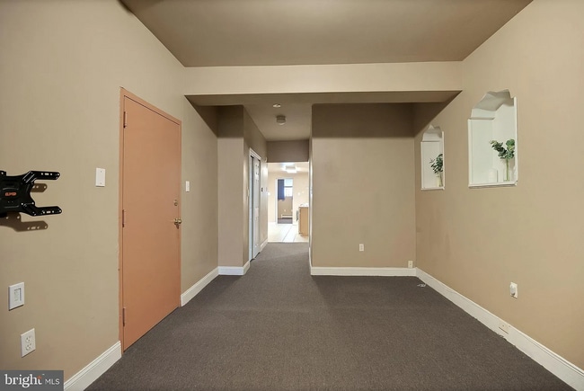 1124 S 15th St unit 2ND FL, Philadelphia, PA 19146 - photo 5