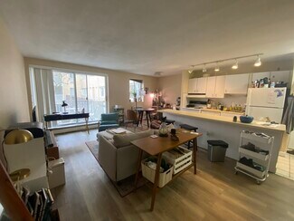 123 Sewall Ave Unit 1A, Brookline, MA 02446