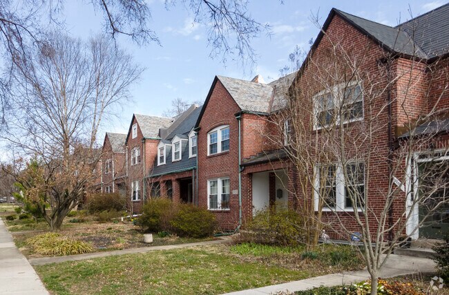 Rowhomes come in many styles in Wyman Park.